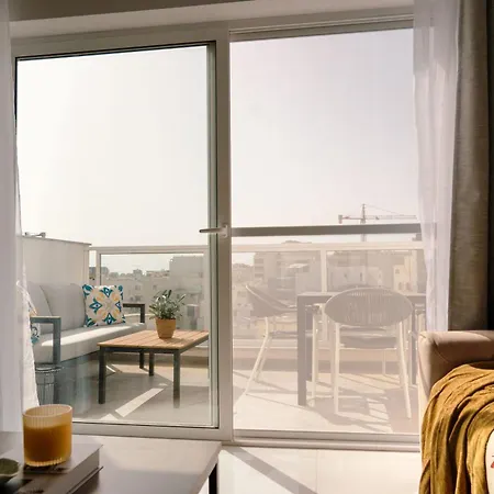 Apartament Luxury Living In A *