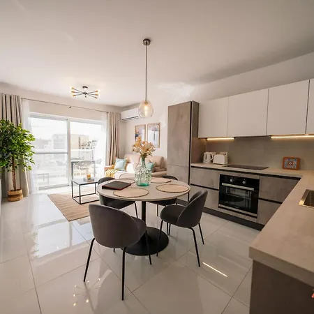 Luxury Living In A Apartament Ta' Cikkun